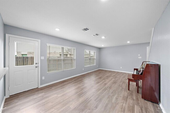 Building Photo - 32510 Orchard Haze Dr