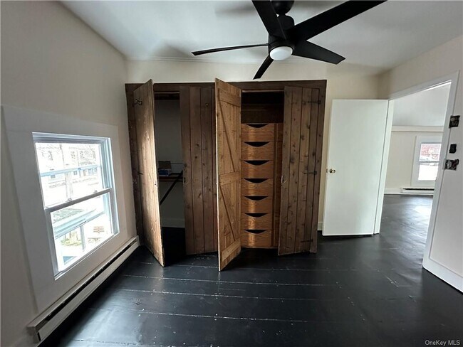 Building Photo - 143 Main St