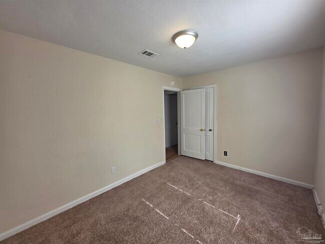 Building Photo - 35 Kennington Dr