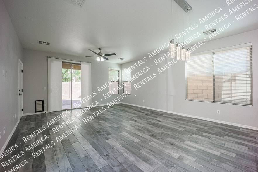 Building Photo - 18830 E Swan Dr