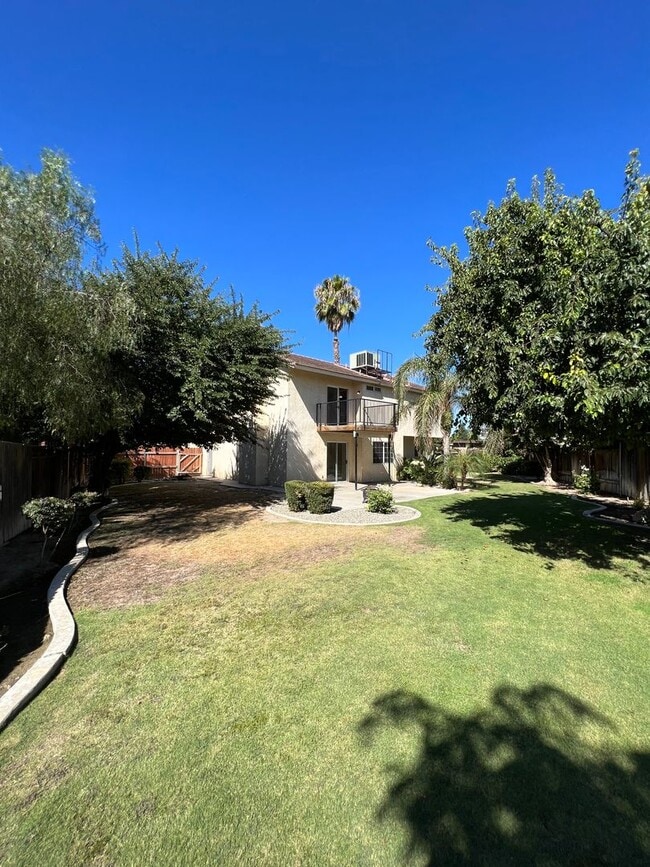 Building Photo - 5504 Pine Canyon Dr
