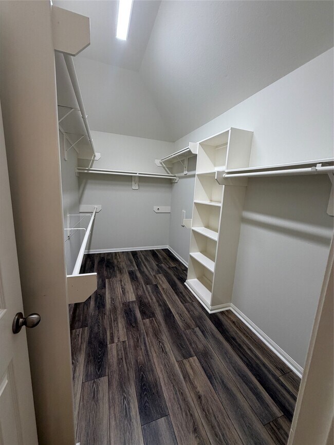 Building Photo - 31 W Spindle Tree Cir