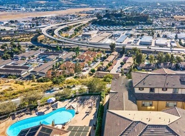 Building Photo - 3 br 31/2 ba North Star @ Sky Ranch