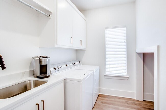 Building Photo - 3812 138th St