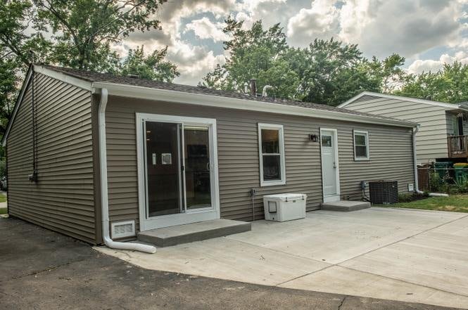Building Photo - 1028 Valley Stream Dr