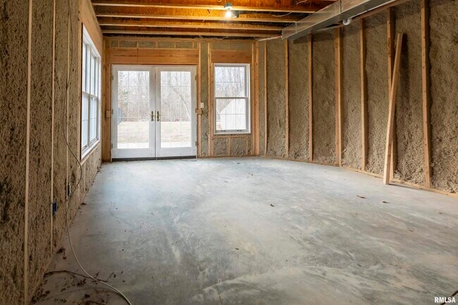 Building Photo - 3115 W Striegel Rd