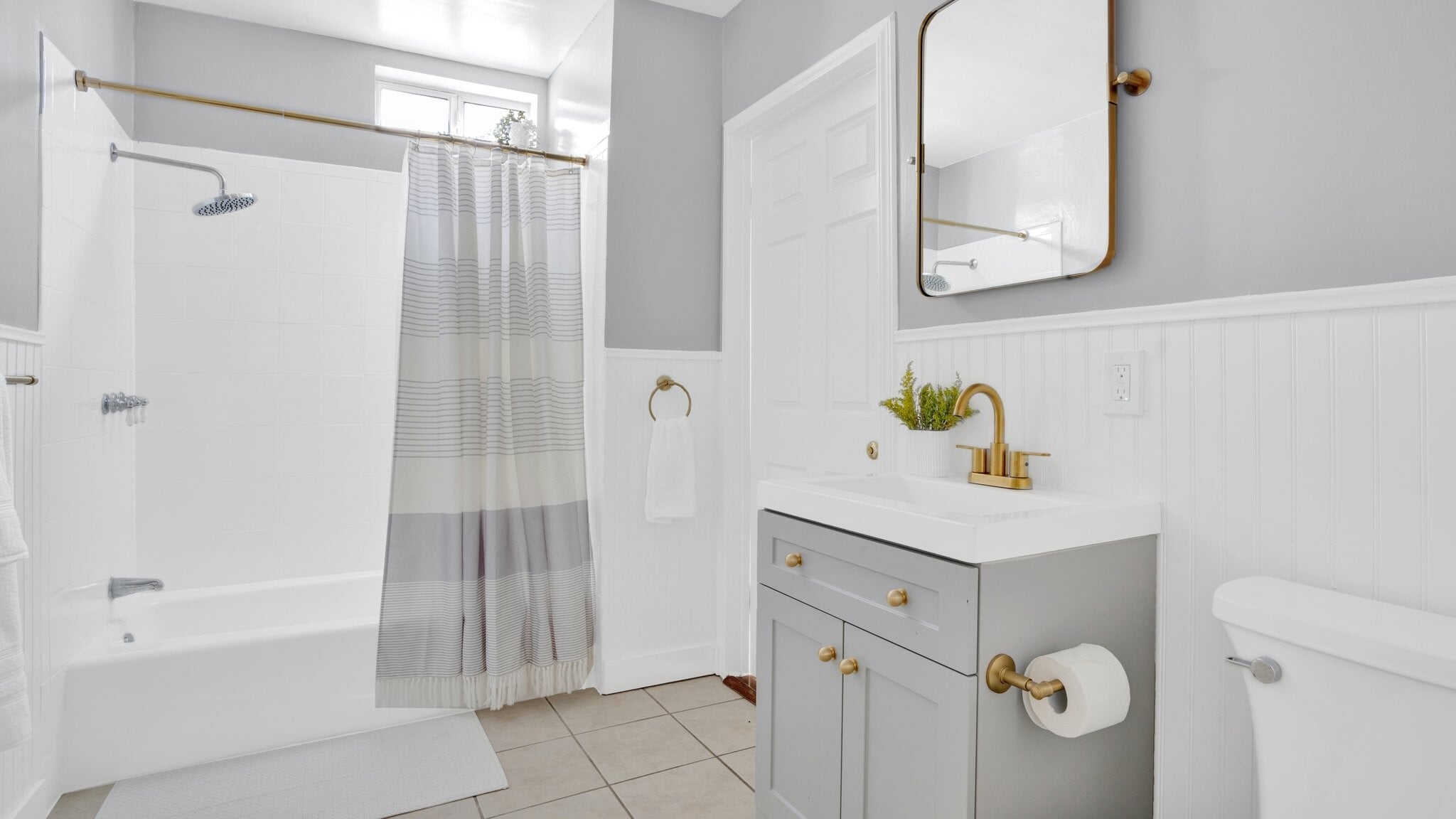 Building Photo - 724 Gramercy Dr