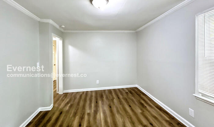 Building Photo - 2168 Rexford Dr