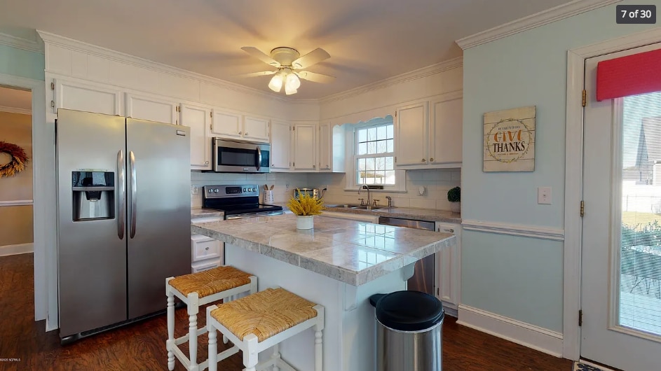 Building Photo - 966 Teakwood Dr