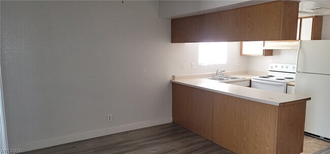 Building Photo - 1912 Lirio Way