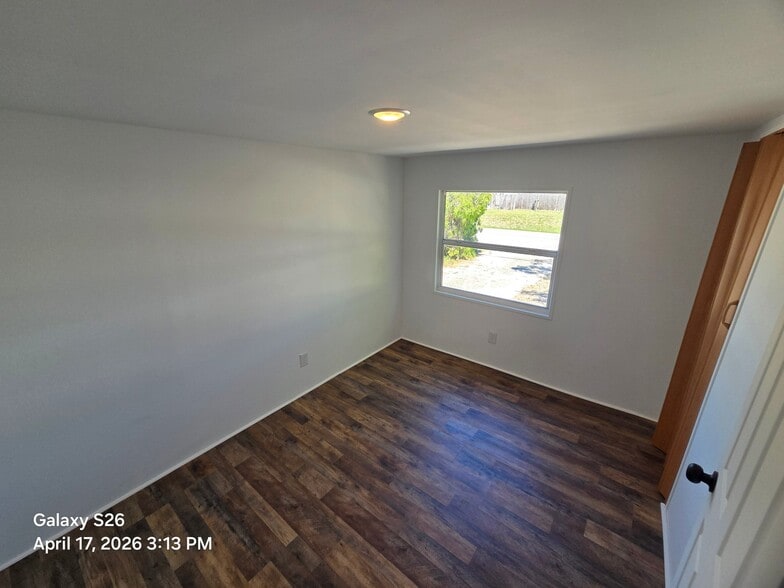 Building Photo - 4180 Royal Palm Ave