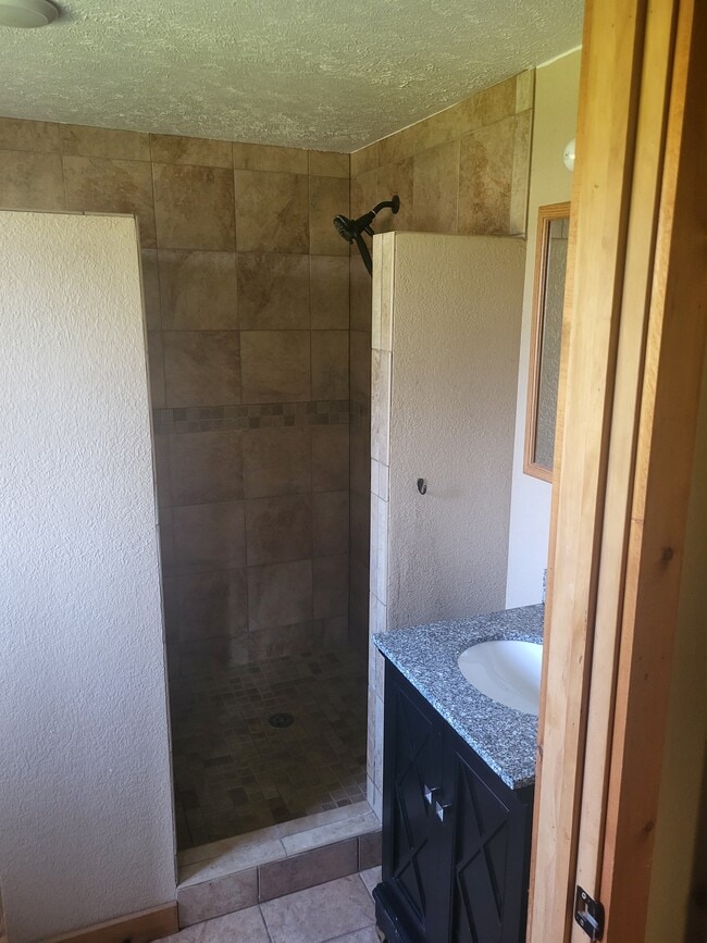 Building Photo - 3001 W 5 Mile Rd