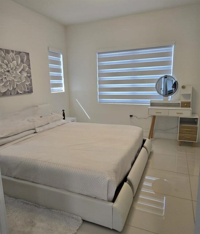 Building Photo - Northwest 12th Avenue, Miami, FL 33128 - 5 BR 4.5 BA single-family home