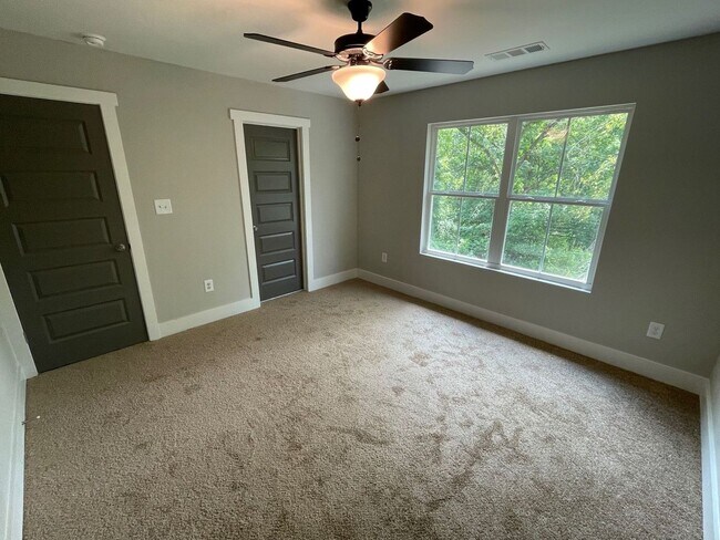 Building Photo - 249 Madison Heights