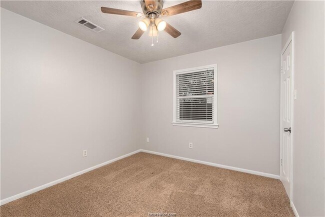 Building Photo - 3101 Red Robin Loop