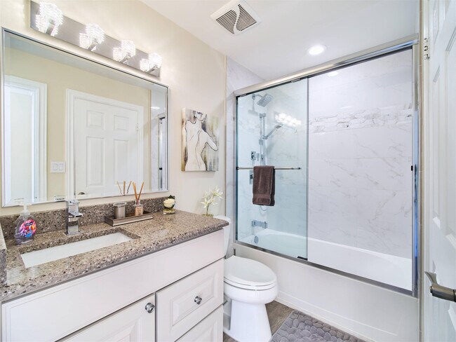 Building Photo - 19218 Glenmoor Dr