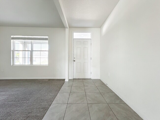 Building Photo - 12744 Lateral Root Dr