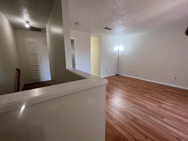 Building Photo - 3837 Tanglewilde St