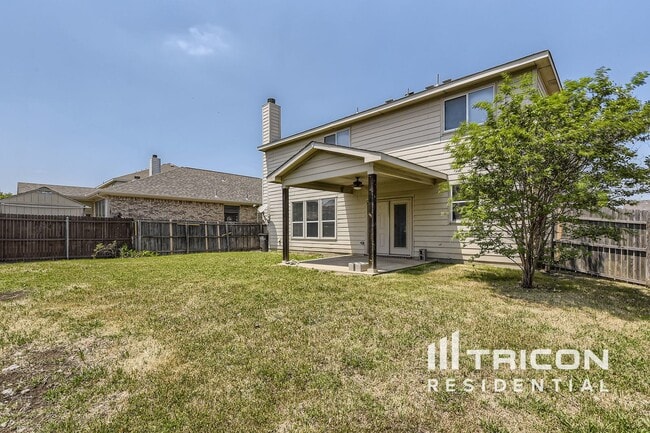 Building Photo - 421 Emerald Creek Dr