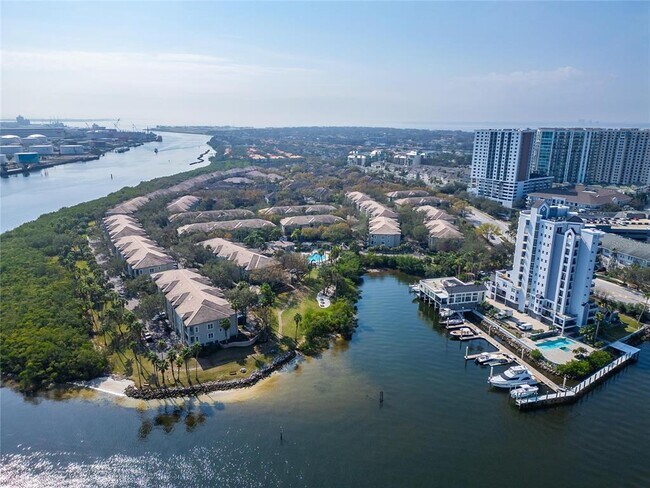 Building Photo - 705 Mainsail Dr