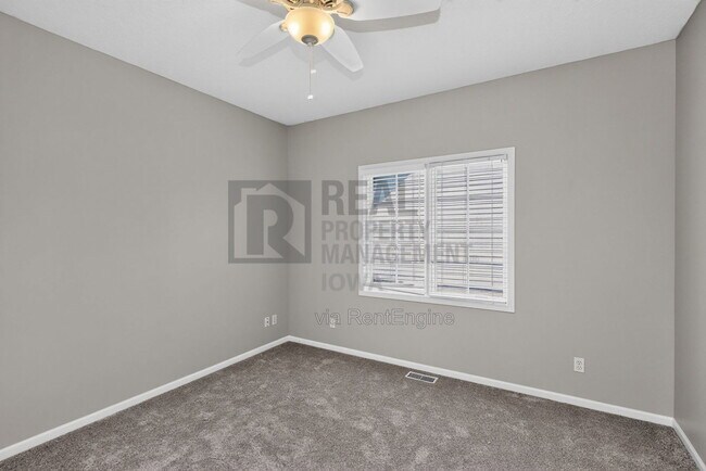 Building Photo - 2305 NE Hanover Ct
