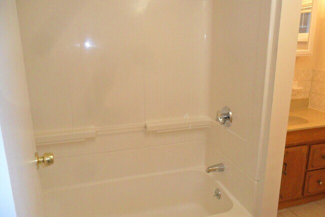 Building Photo - 28 Spring St