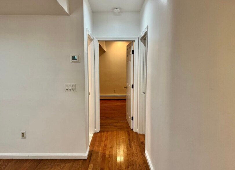 Building Photo - 390 Riverway