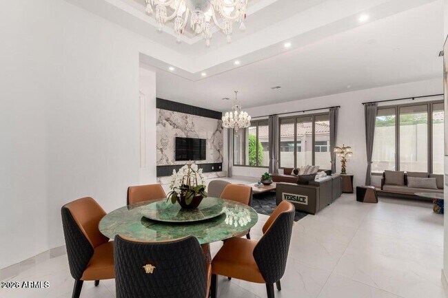 Building Photo - 11312 E Greenway Rd