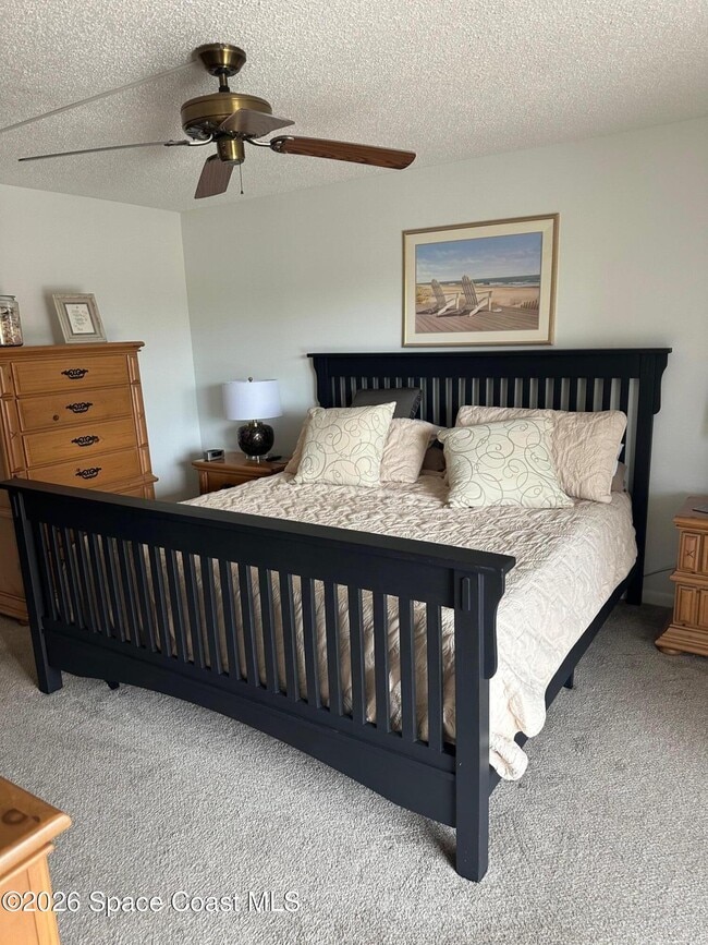 Building Photo - 8494 Ridgewood Ave