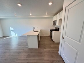 Building Photo - 3698 E 1520 S