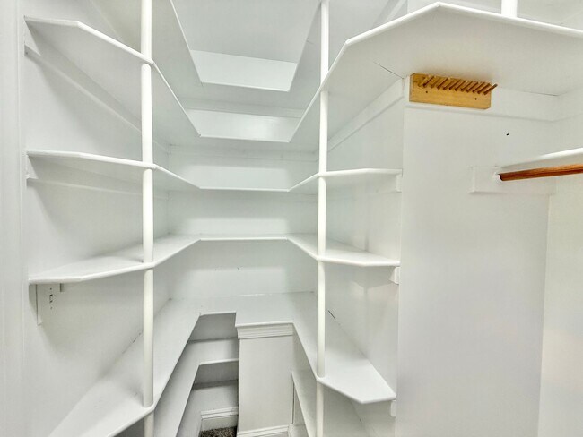 Building Photo - **OFFERING WAIVED APPLICATION FEES & $200 ...