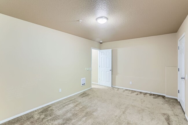 Building Photo - Elegant Forest Heights 3 bedroom, 3 bath Brownstone Home!