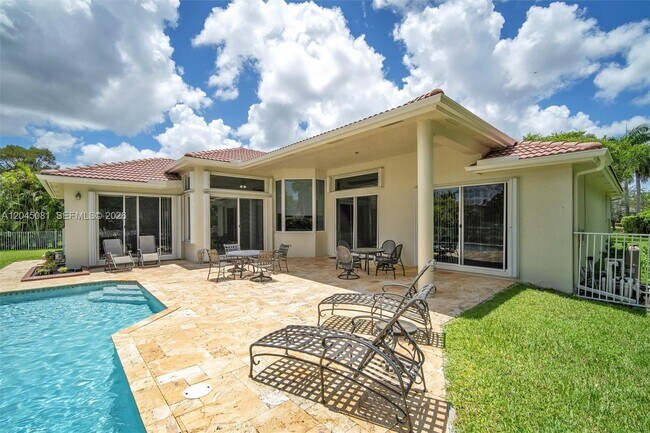 Building Photo - 16310 Paddock Ln