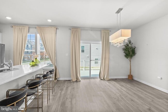 Building Photo - 9715 Summerton Dr