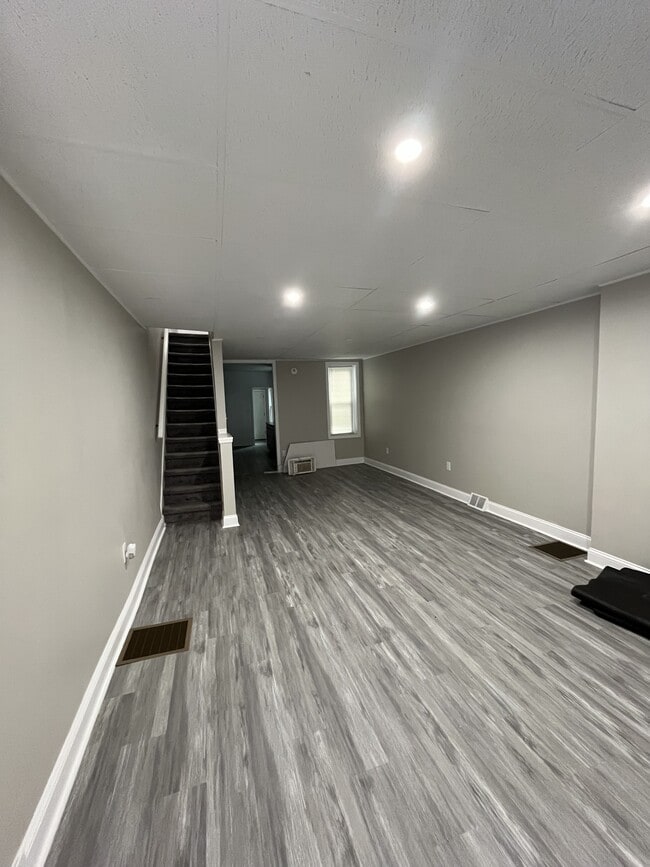 Building Photo - 1006 Potter St