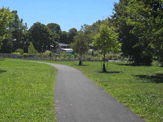 Building Photo - 48 Prince St