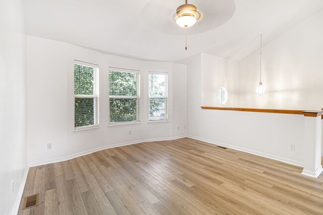 Building Photo - 3 Bedroom 2 Bath in Warrensburg