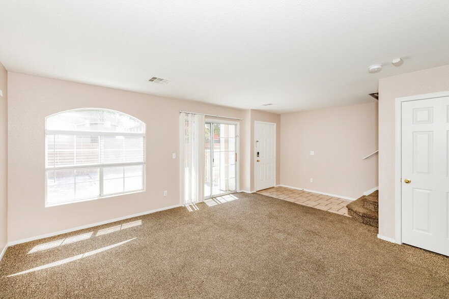 Building Photo - 5450 Mercantile St