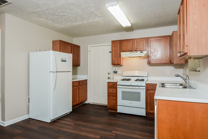Building Photo - 1350 Ambercrest Way