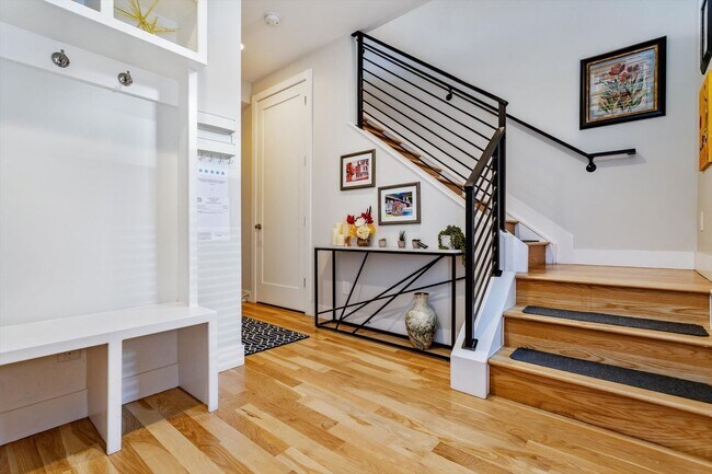 Building Photo - 4-Story 2BD, 2.5BA LoHi Townhome with Rooftop Deck