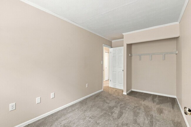 Building Photo - 13 Betty Lee Pl