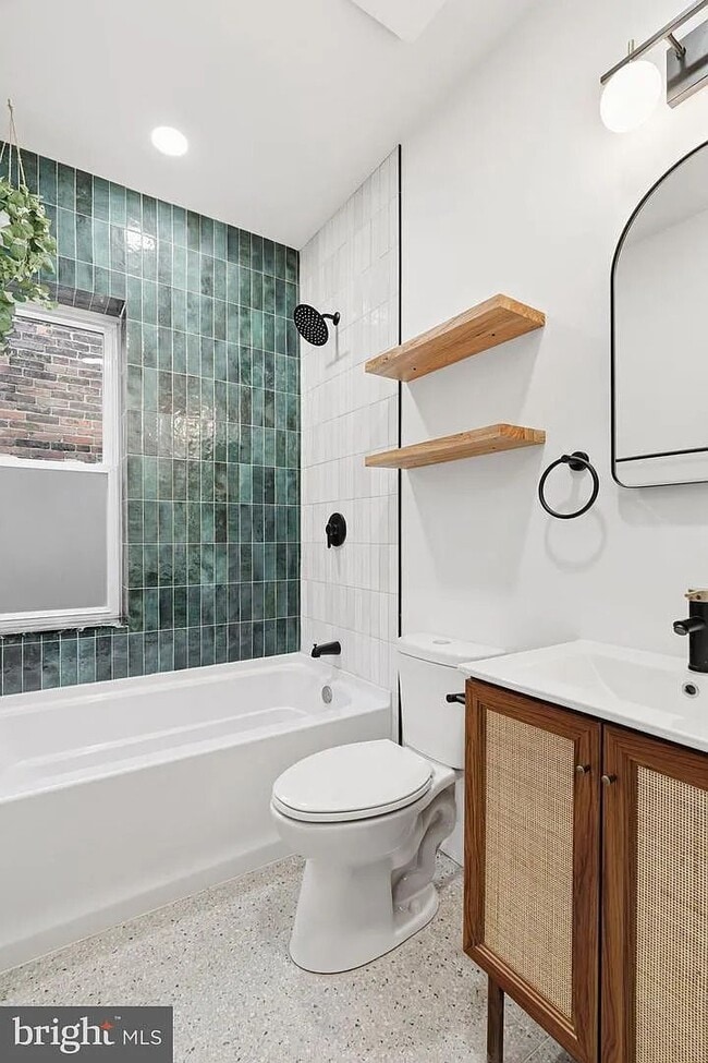 Building Photo - 1502 S 52nd St