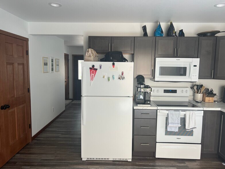 Kitchen - 619 Wall St