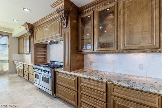 Building Photo - 9103 Alta Dr