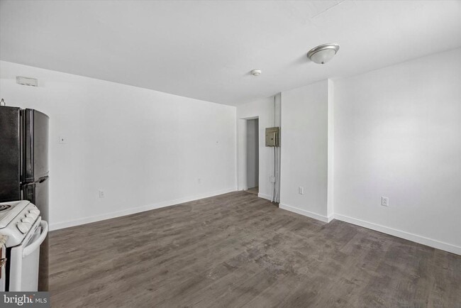 Building Photo - 523 Concord Ave