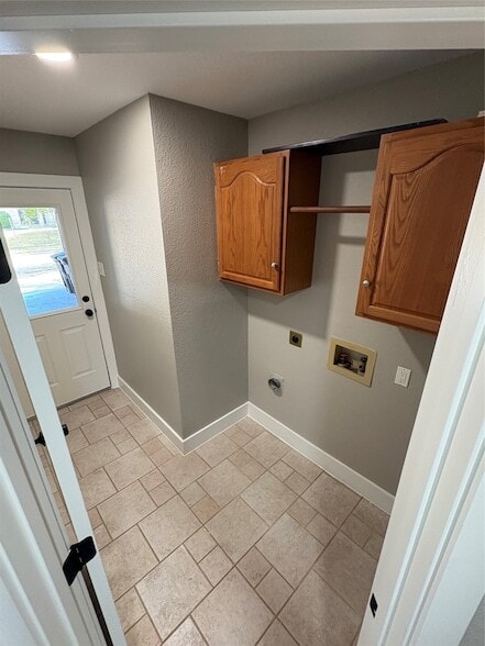 Building Photo - 2710 Vistaview Dr