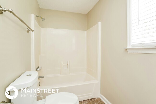 Building Photo - 3508 Lake Towne Dr