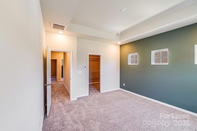 Building Photo - 10013 Hemingway Pl