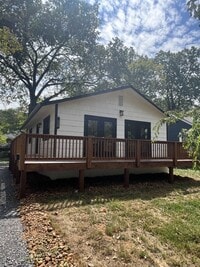 Building Photo - 220 Eveningside Dr