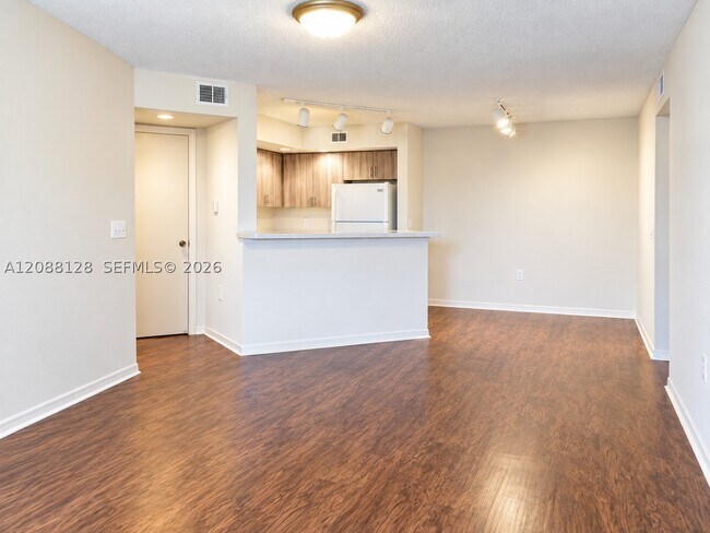 Building Photo - 12620 Vista Isles Dr